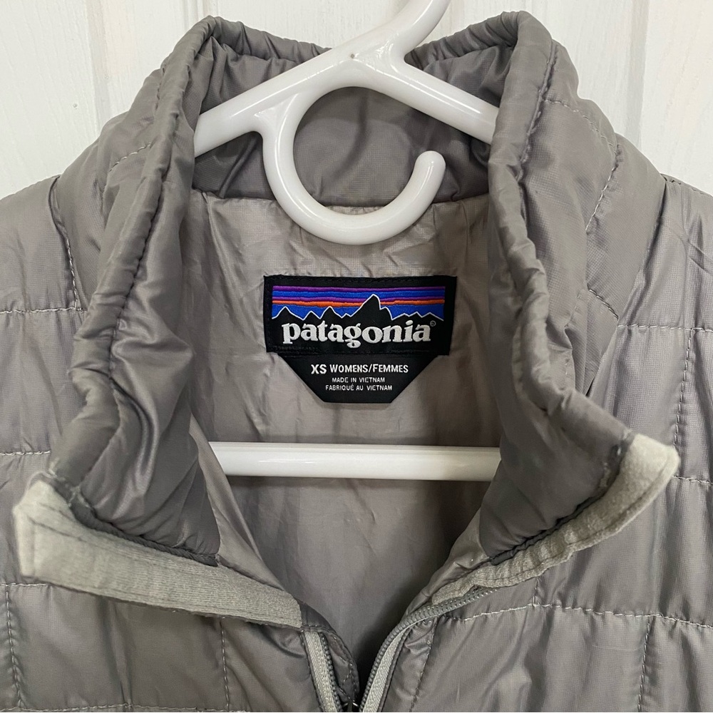 Patagonia Women's Nano Puff Quilted Jacket Silver XS - Picture 4 of 9